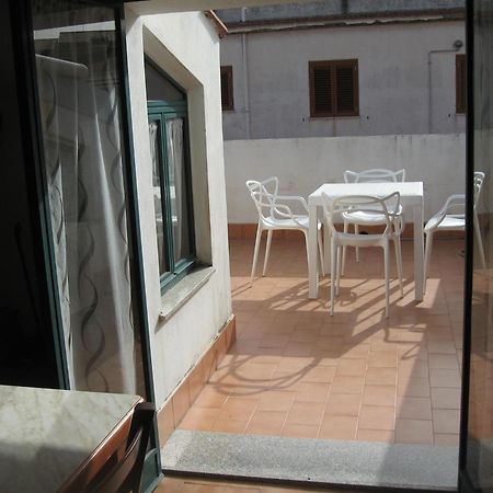 Nino'S Apartments Giardini Naxos Exterior photo