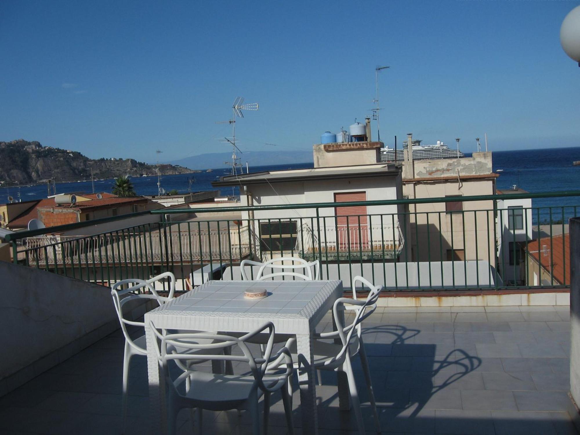 Nino'S Apartments Giardini Naxos Exterior photo