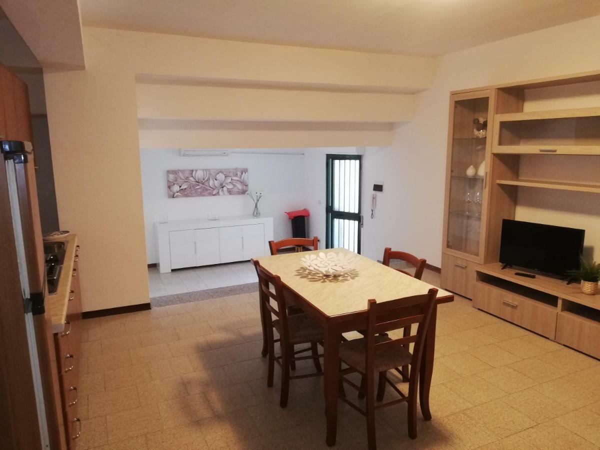 Nino'S Apartments Giardini Naxos Exterior photo