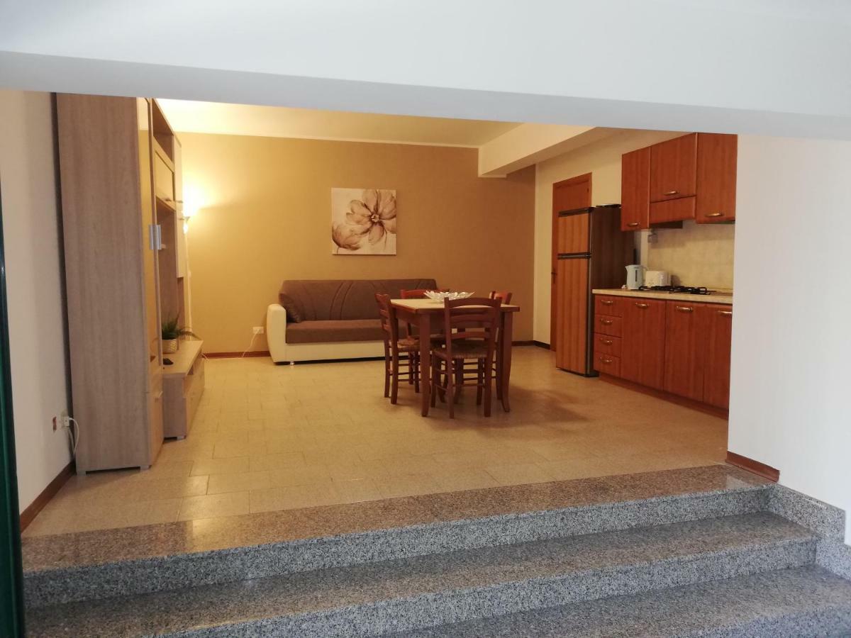 Nino'S Apartments Giardini Naxos Exterior photo